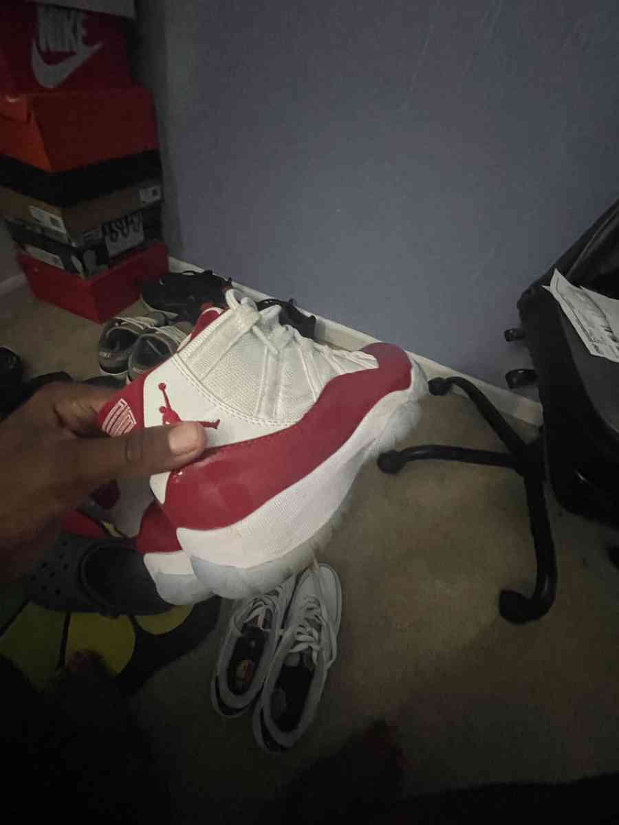 cherry 11 size 7 - Statesville, North Carolina - FleaMarketBay