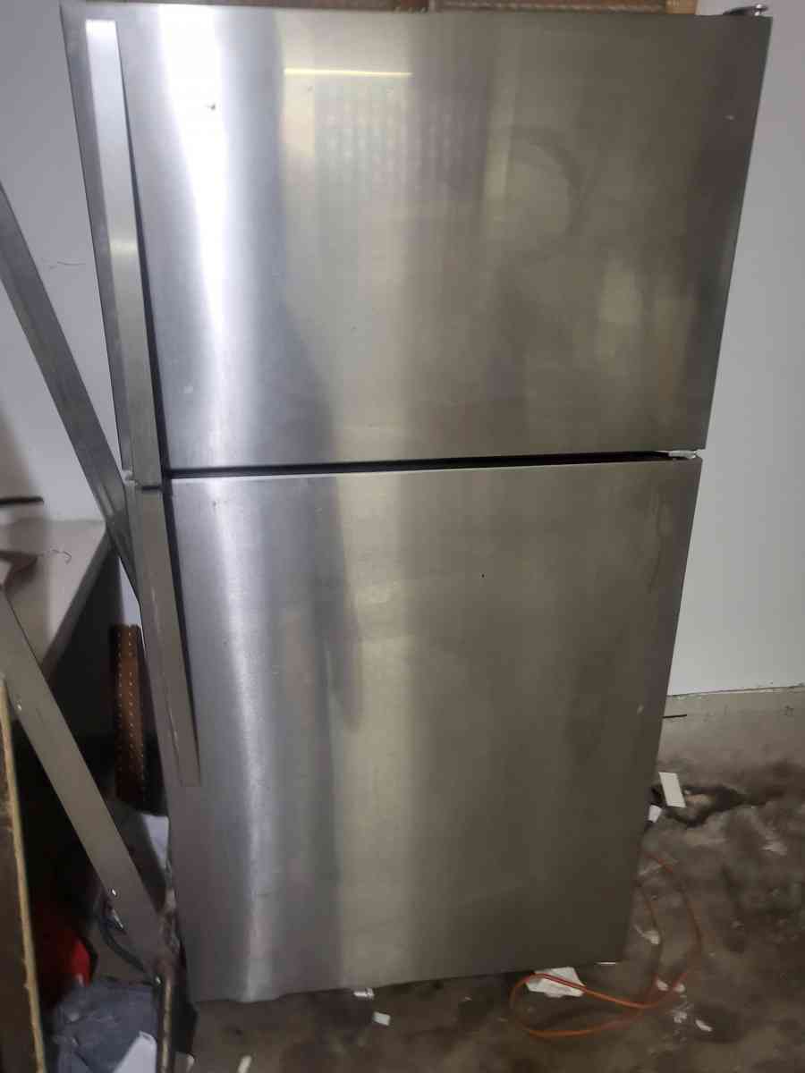 whirlpool Refrigerator - Fort Worth, Texas - FleaMarketBay