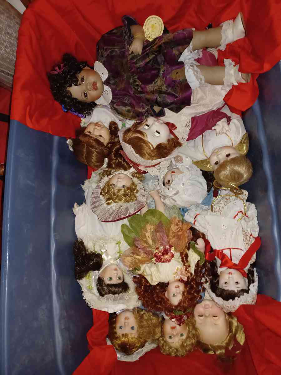 porcelain  doll collection 12 - Caliente, California