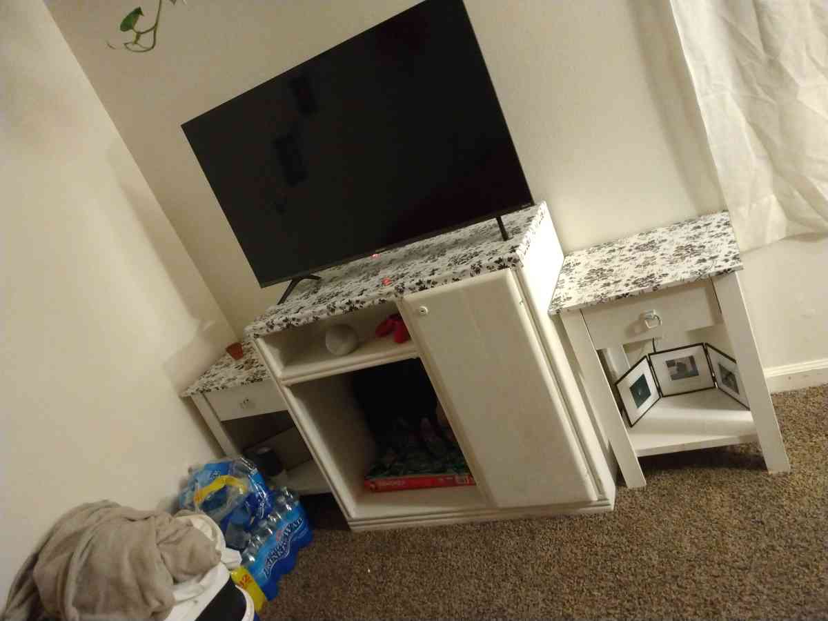 tv stander - Hemet, California