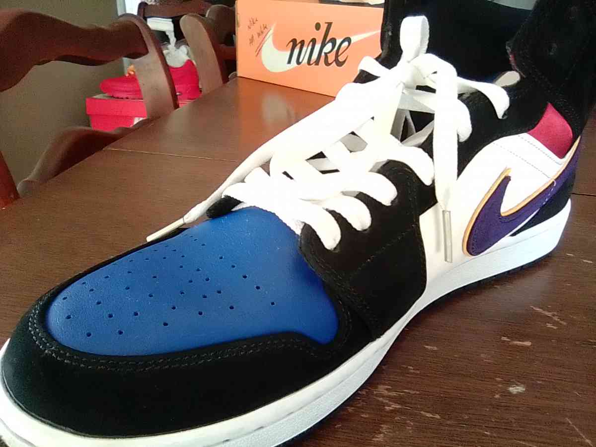 Cheap Nike shoe bundle - Riverside, California - FleaMarketBay