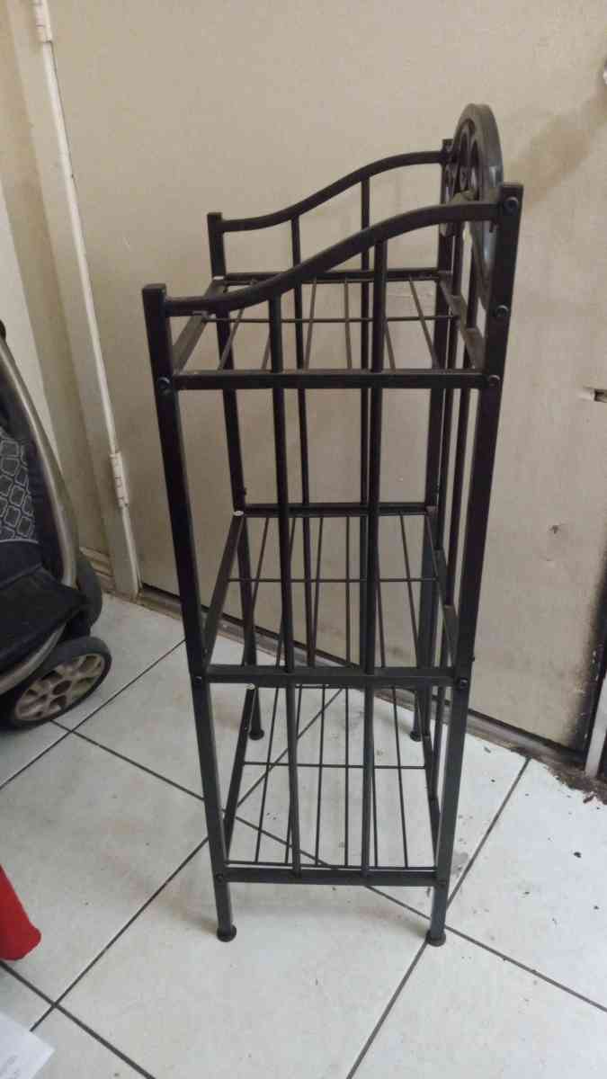 metal shelf - Phoenix, Arizona - FleaMarketBay