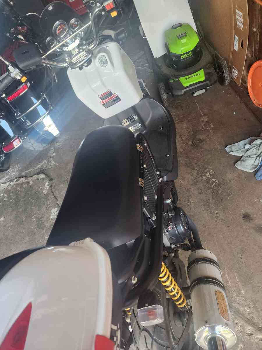 2022 rokt roketa - Cleveland, Ohio - FleaMarketBay