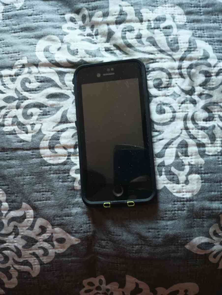 Apple iPhone 7 - Madera, California - FleaMarketBay