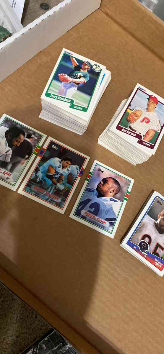 sports cards - Queen Creek, Arizona - FleaMarketBay