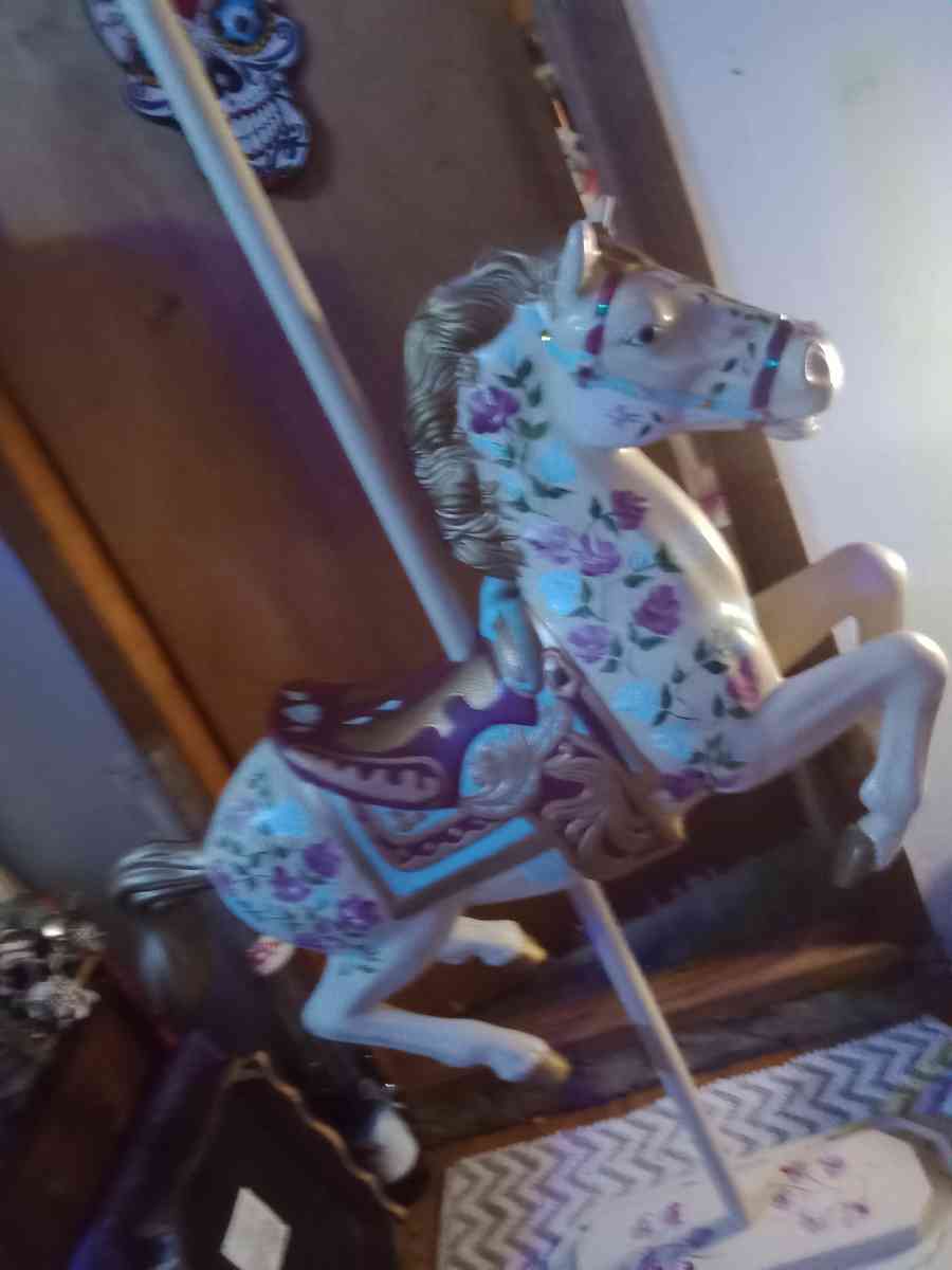beautiful antique hand painted horse - Knoxville, Tennessee - FleaMarketBay