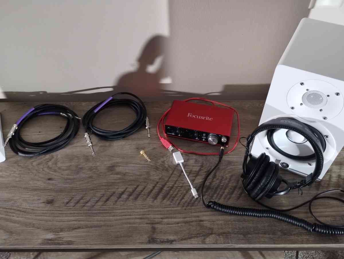 A Home Studio That Wont Break The Bank - Bloomington, Illinois - FleaMarketBay