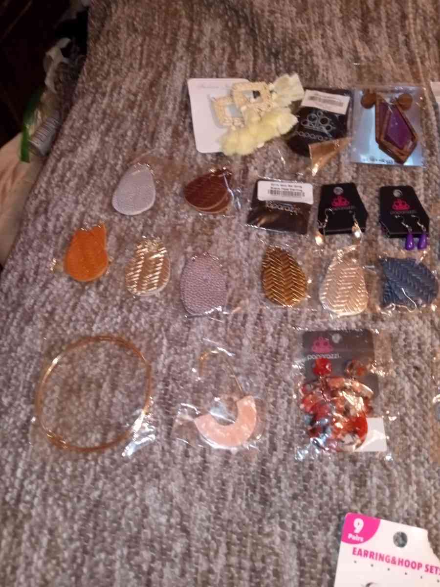 62 pairs of various brands of earrings they are all NIP - Broseley, Missouri - FleaMarketBay