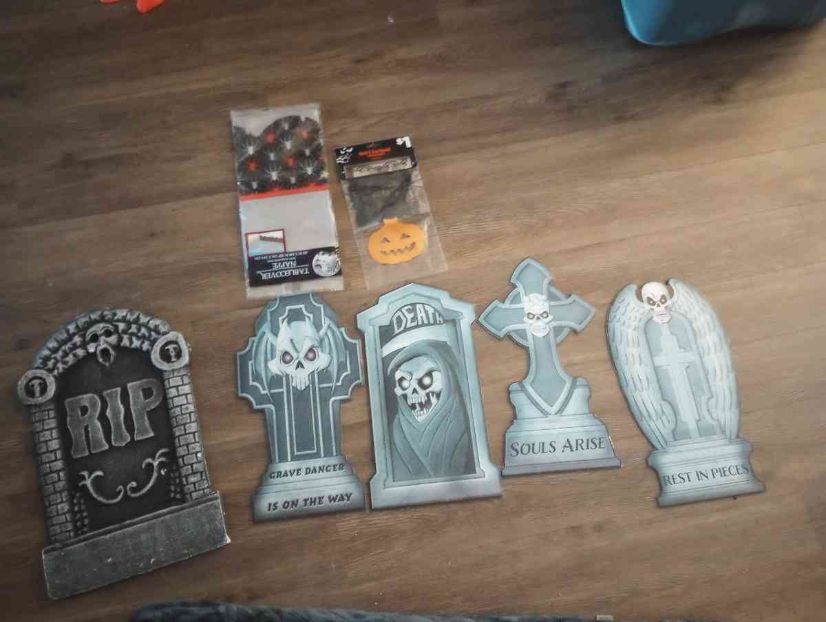 Huge Halloween sale - Old Bridge, New Jersey - FleaMarketBay