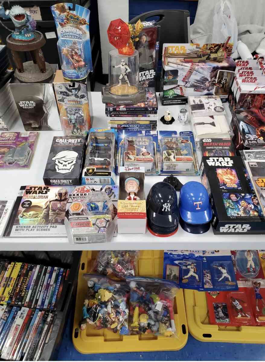 Toys sports cards Pokmon books tools dvd etc - Wayne, New Jersey - FleaMarketBay