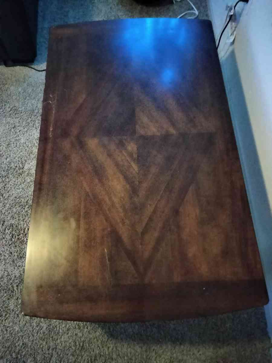 wood coffee table - Los Fresnos, Texas
