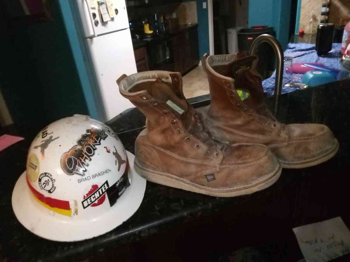 hard hat and steel toe boots size 10 EE craftsman 36ft laser - Corpus Christi, Texas