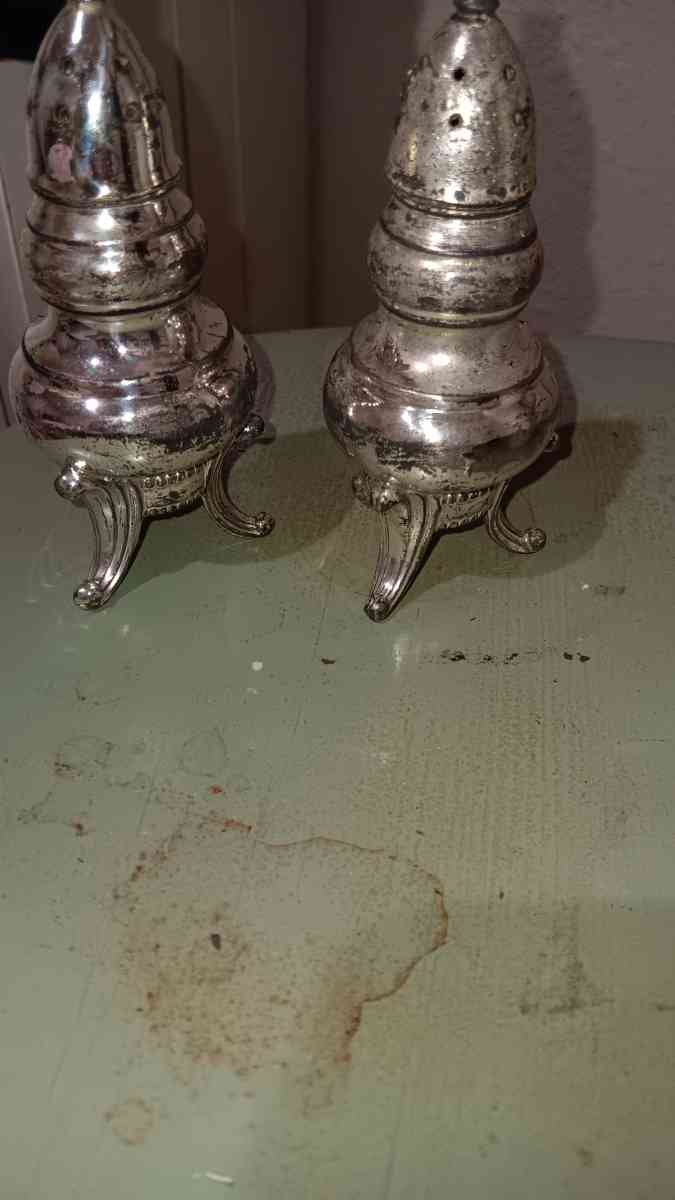 old salt and pepper shakers - Montgomery, Alabama - FleaMarketBay