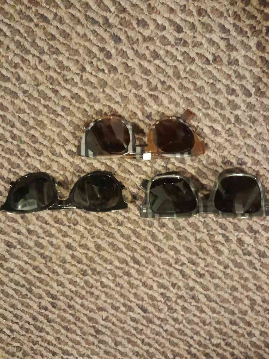 Burberry sunglasses - Baltimore, Maryland