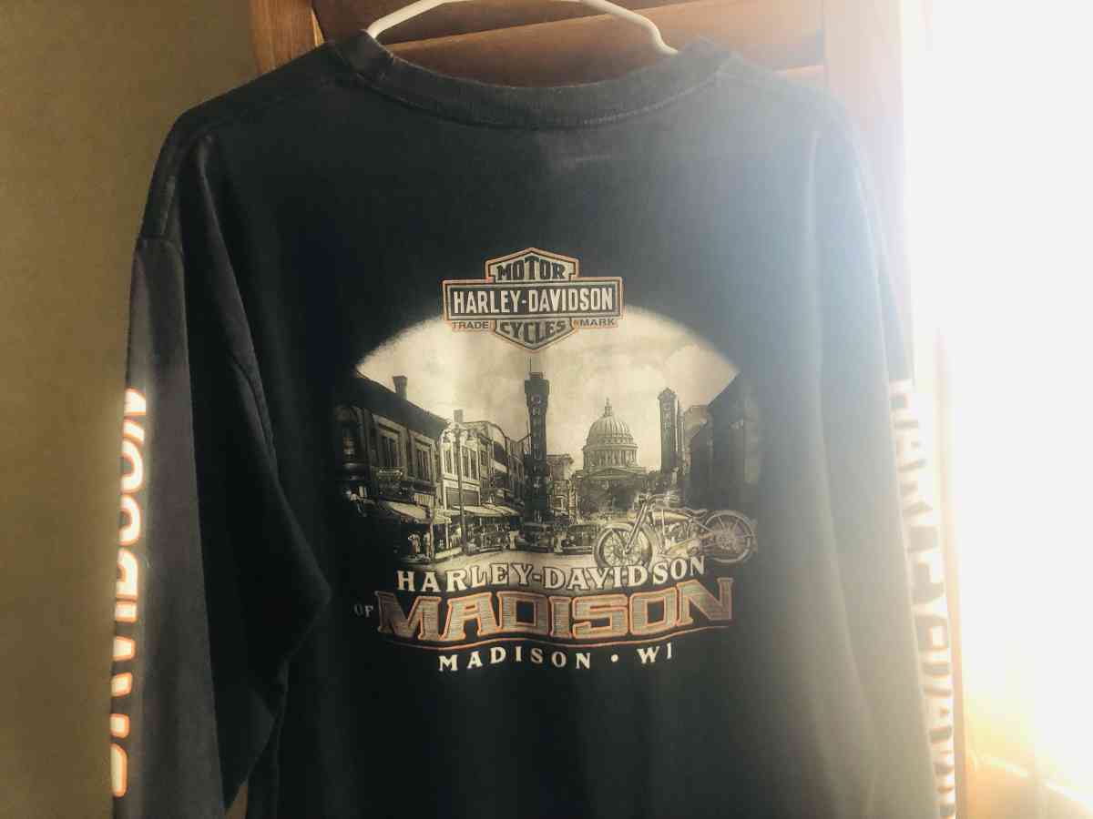 I am selling two Harley Davidson long sleeve - El Paso, Texas - FleaMarketBay