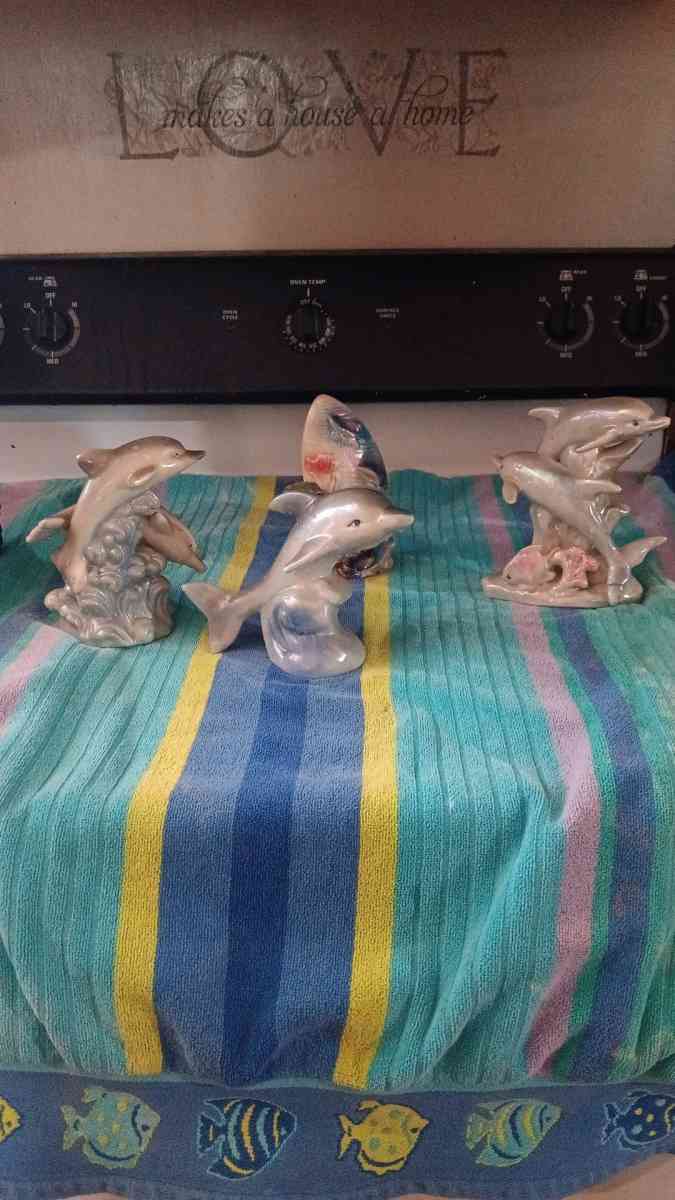 5 piece dophin frgure  collection - Seneca, South Carolina
