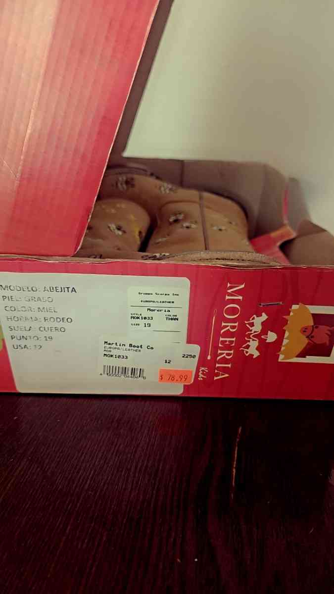 shoes - Denver City, Texas - FleaMarketBay