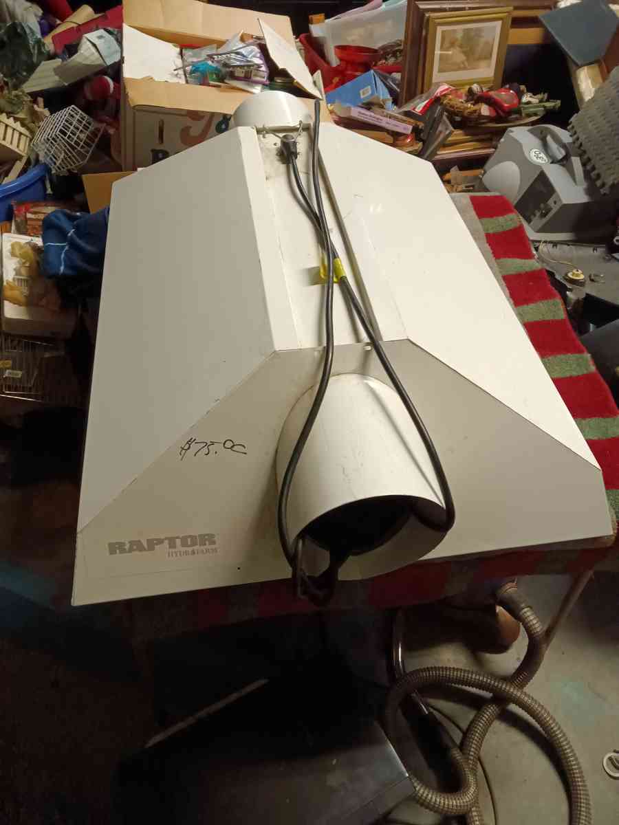 grow lights - Redding, California - FleaMarketBay