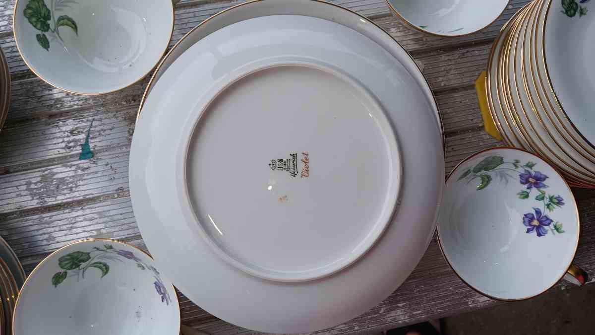 real fine china big  dinnerware set handpainted - Montgomery, Alabama
