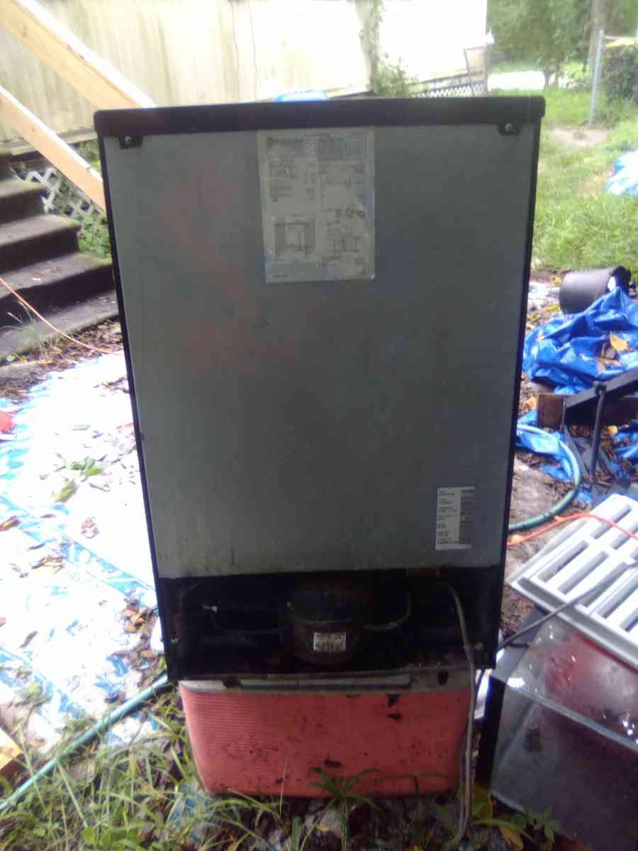 mini fridge works great - Jacksonville, Florida - FleaMarketBay