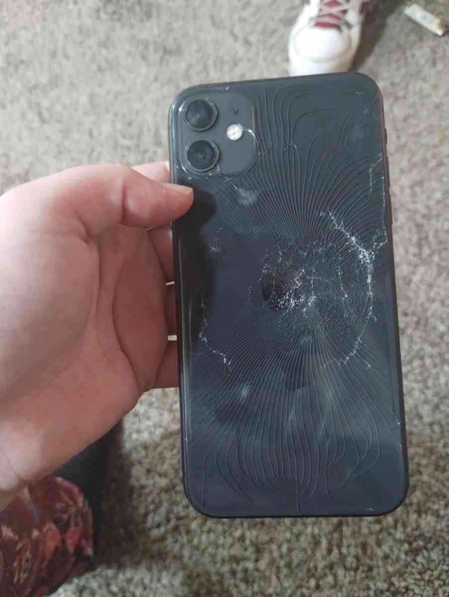 iPhone 11 locked - Burton, Michigan - FleaMarketBay