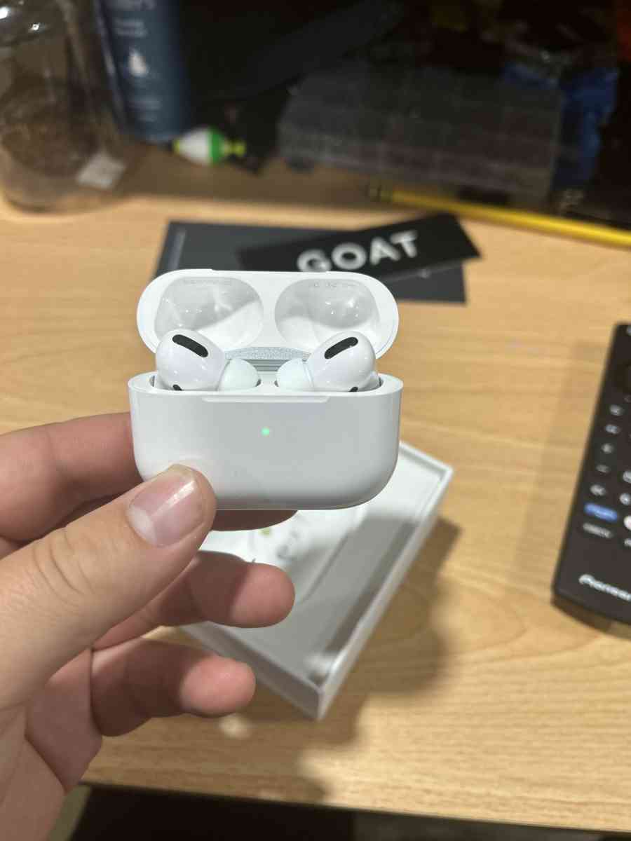 BEST OFFER Apple AirPod Pros 2 - Alden, New York - FleaMarketBay