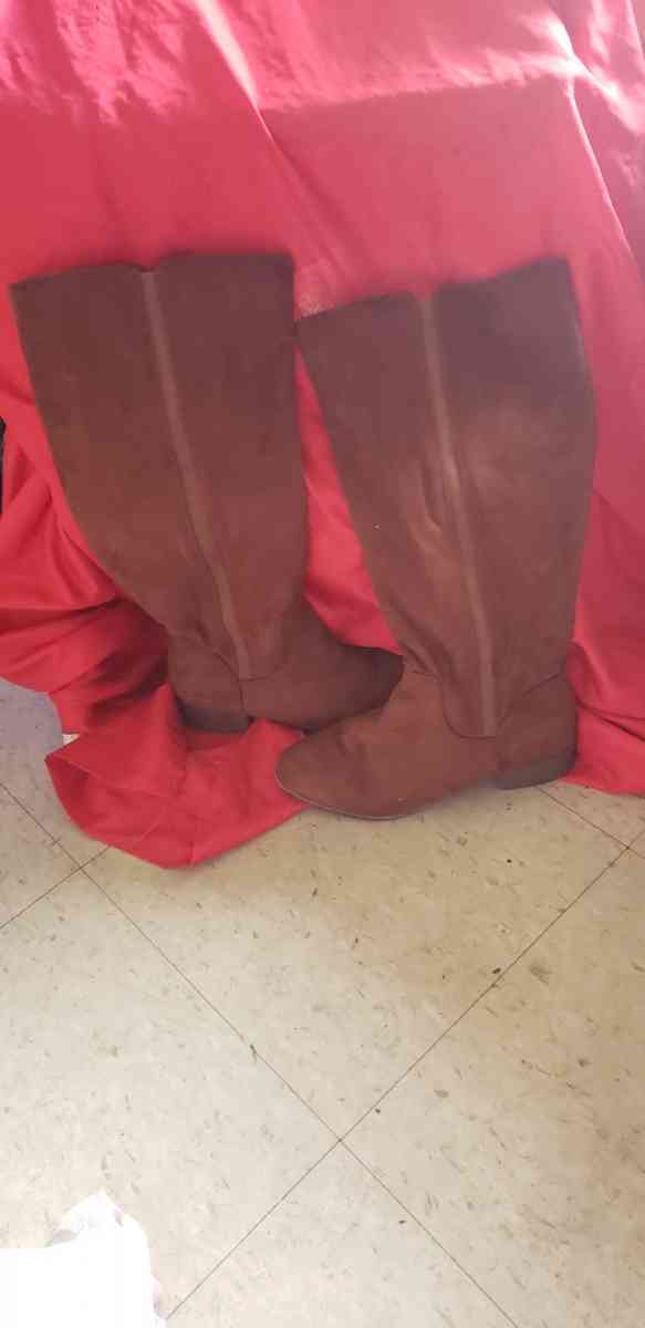 boots - Asheville, North Carolina - FleaMarketBay