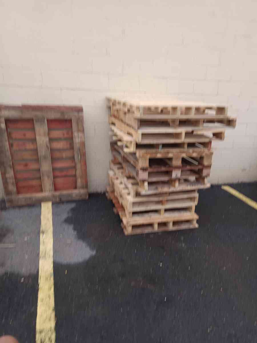 pallets for free no hidden agenda - Manassas, Virginia - FleaMarketBay