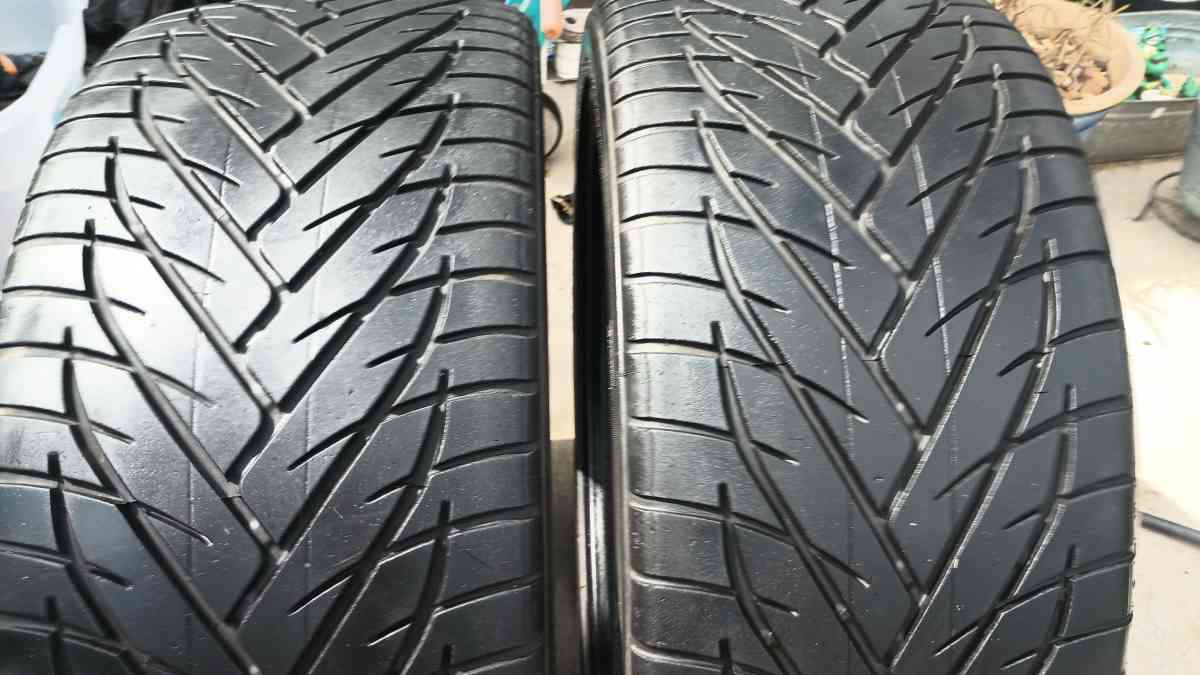 305 35 24 tires  1 pair matching - Springtown, Texas - FleaMarketBay