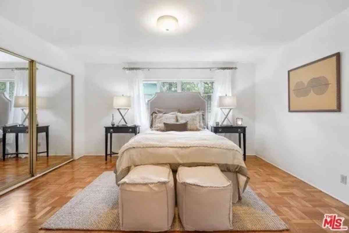 its a 1 bed 1 bath available for rent - Los Angeles, California - FleaMarketBay