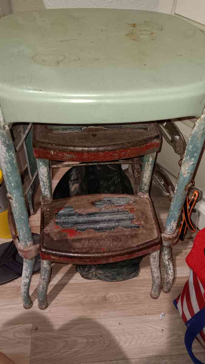 old metal step stool works good not sure who made it - Montgomery, Alabama - FleaMarketBay