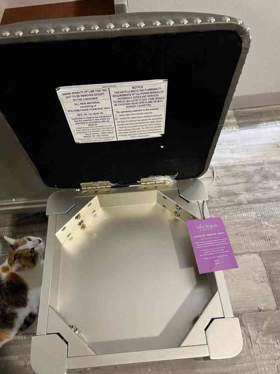 Sofia vergara vanity - Spring Branch, Texas - FleaMarketBay