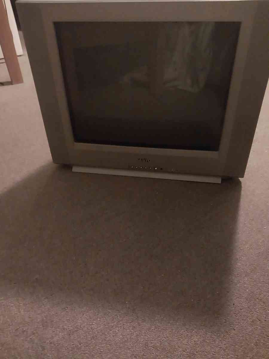 Sanyo 20 CRT TV and TV is great work and if u want that - Mifflintown, Pennsylvania - FleaMarketBay