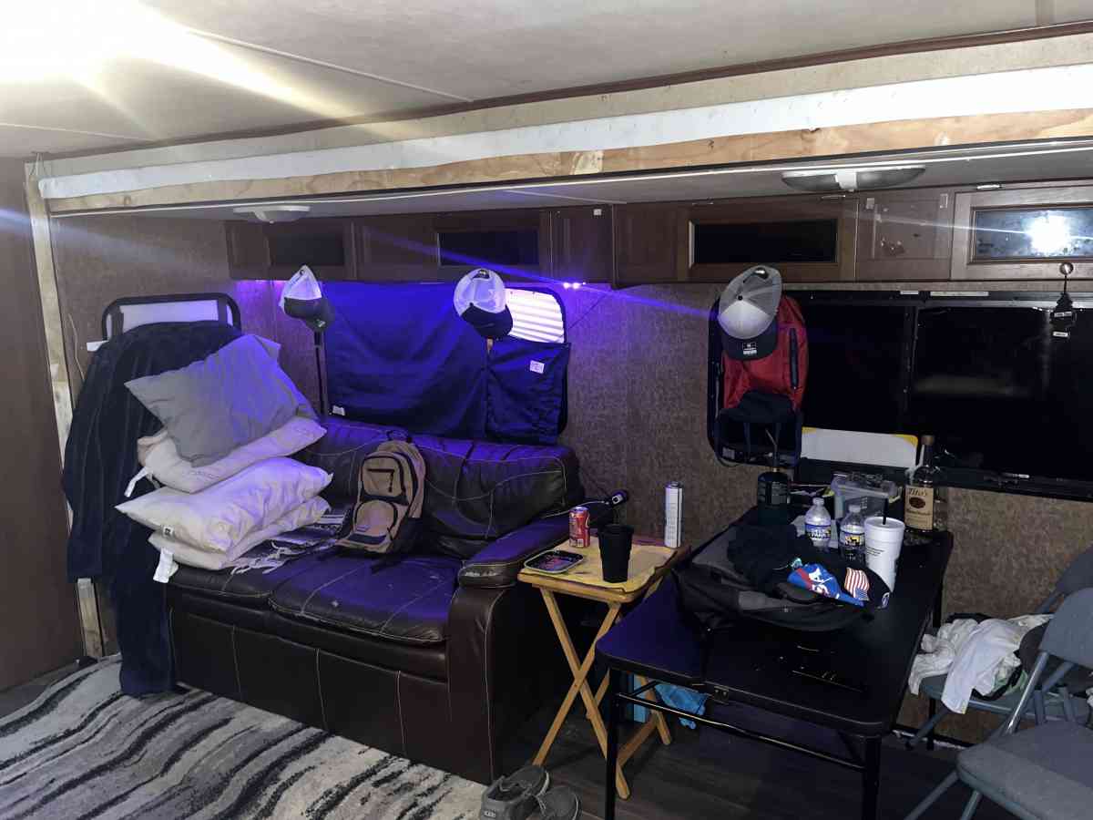 camper - Goose Creek, South Carolina - FleaMarketBay