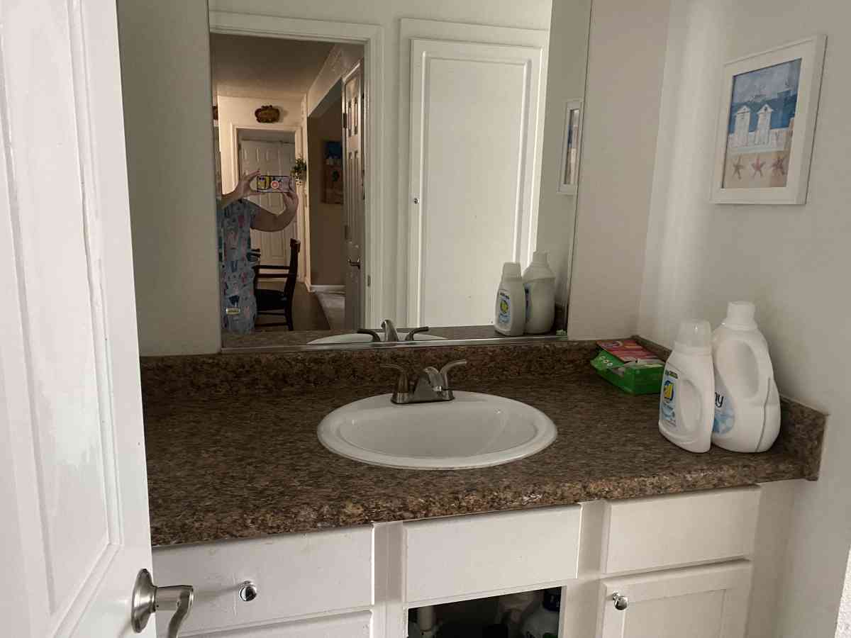 Needing a roommate - Claremont, California - FleaMarketBay