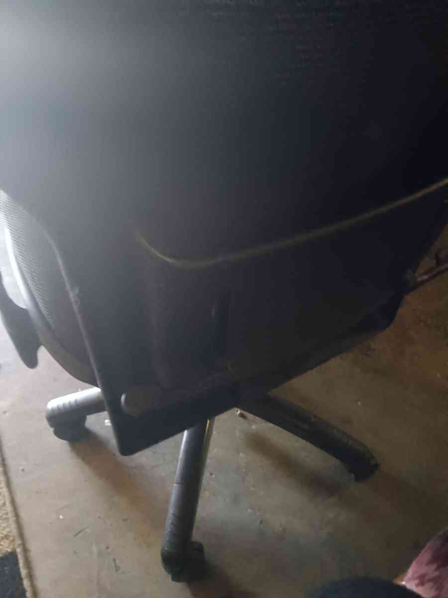 student desk chairs excellent on wheels with ergonomic suppo - Manassas, Virginia - FleaMarketBay