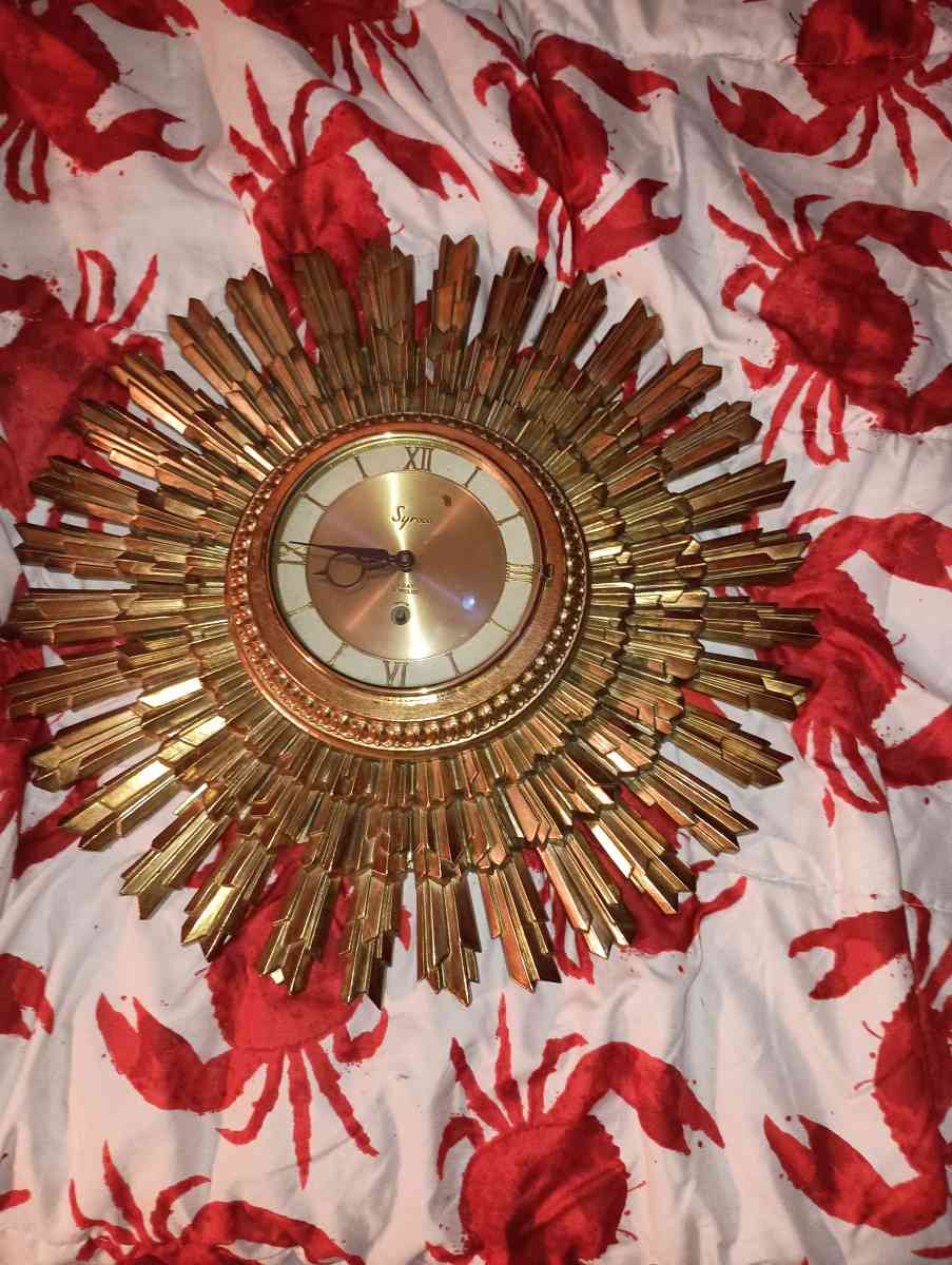 1955 syroco sunburst 8 day cycle clock - Gallatin, Tennessee - FleaMarketBay