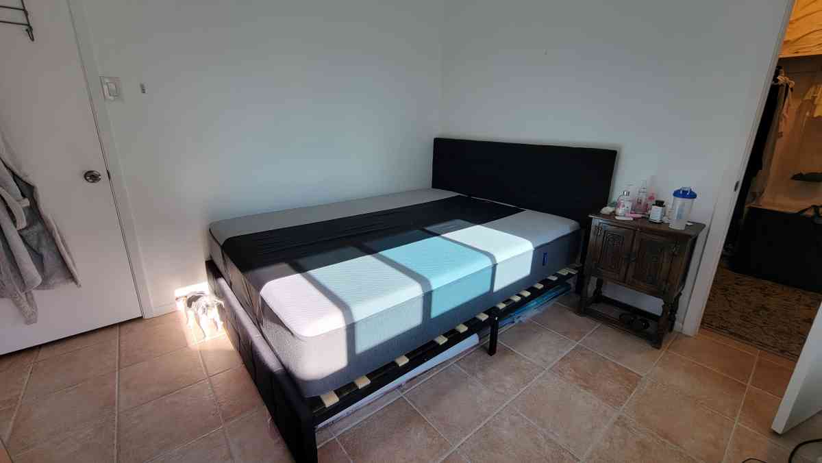 Queen memory foam mattress with a bed frame - Scottsdale, Arizona - FleaMarketBay