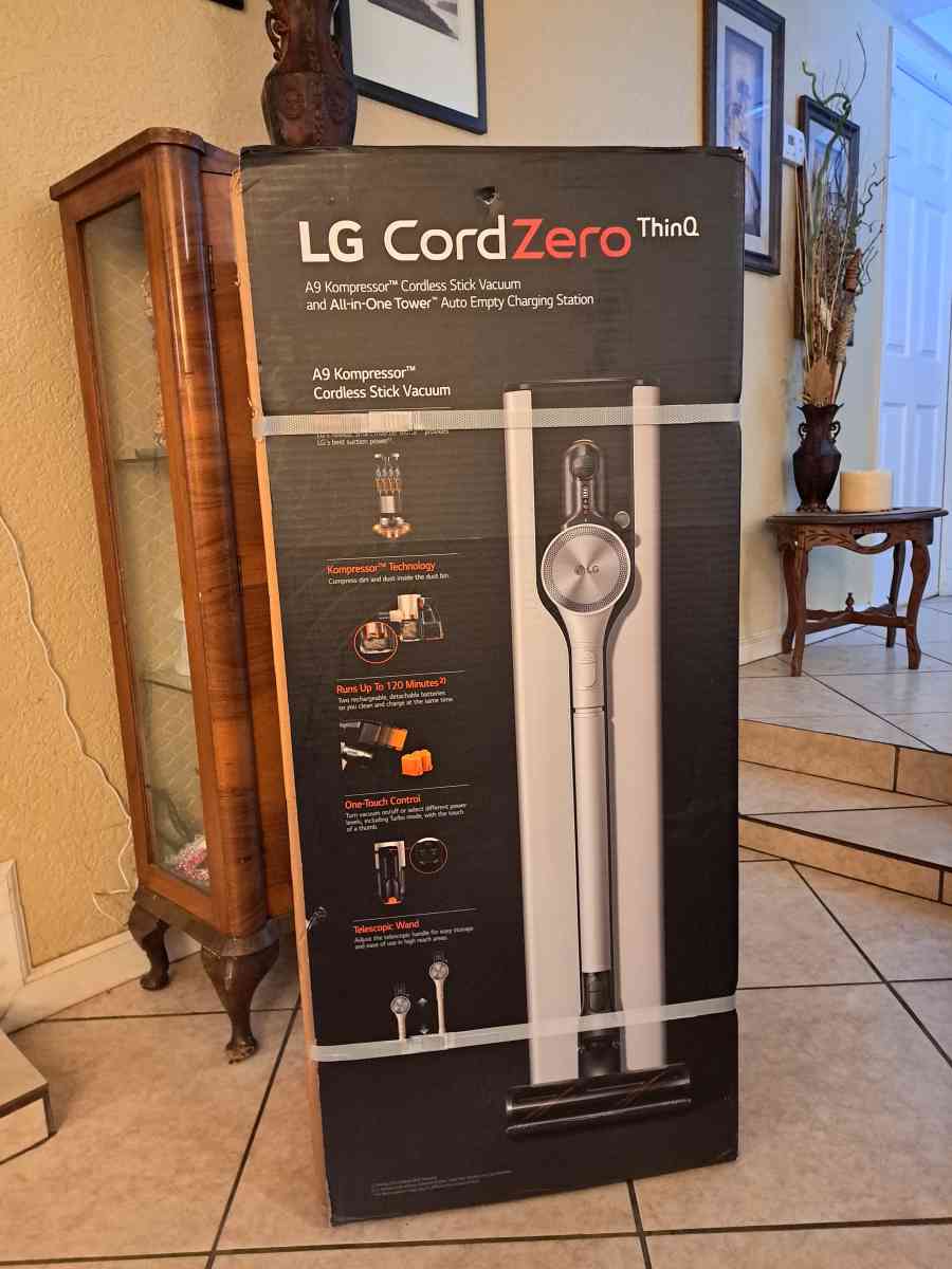 LG cord zero all in one stick vacuum with power mop - Phoenix, Arizona