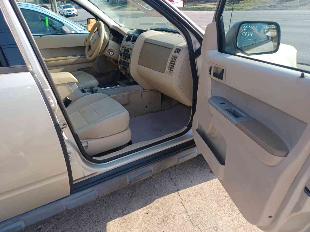 2010 Ford Escape XLT - Longview, Texas - FleaMarketBay