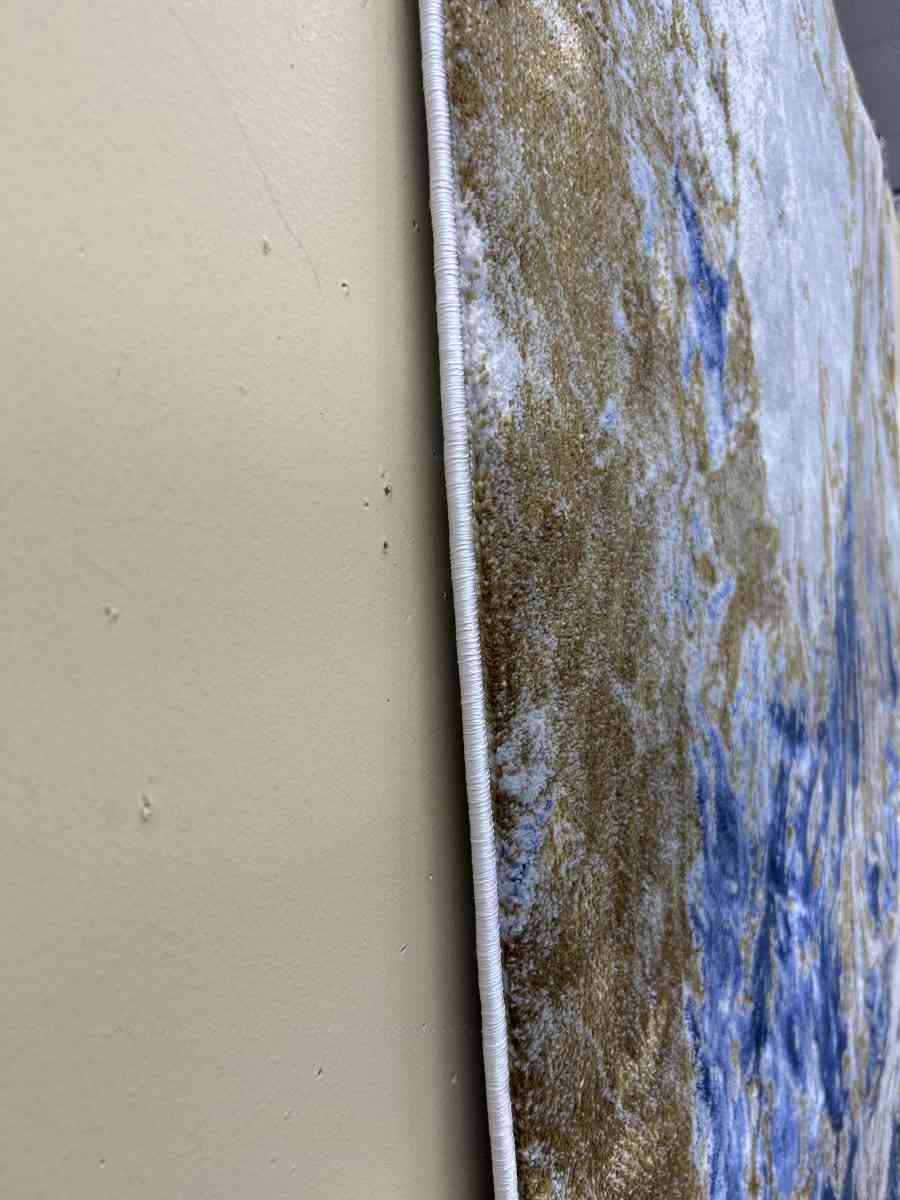 High Quality Rug Blue Thunder - Katy, Texas - FleaMarketBay