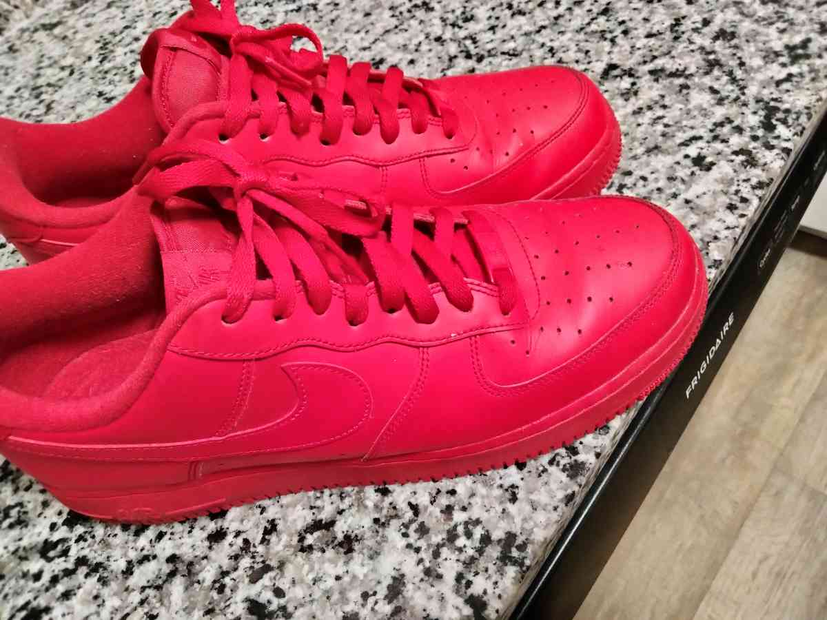 nikes - Acworth, Georgia