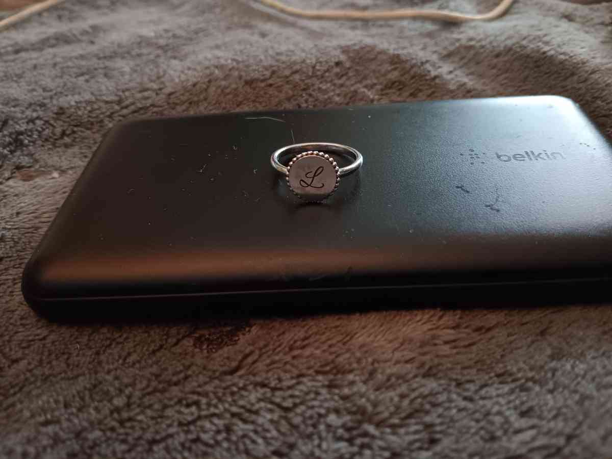 18k white gold monogram ring size 6 - Spartanburg, South Carolina - FleaMarketBay