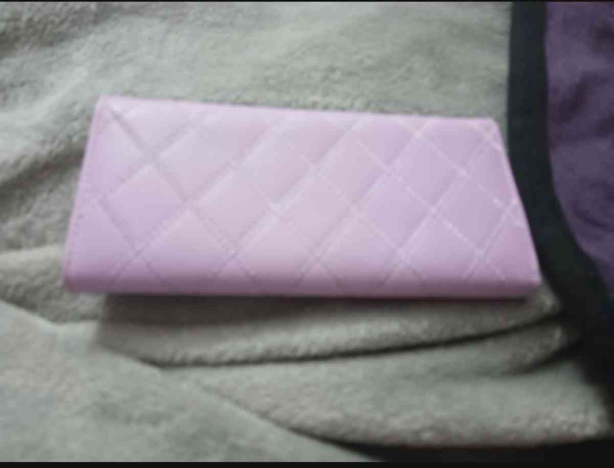 Womens long wallet - Tampa, Florida - FleaMarketBay