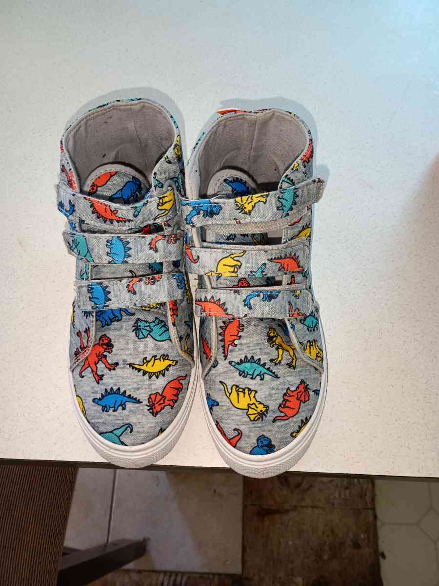 kids shoes - Wesley Chapel, Florida - FleaMarketBay