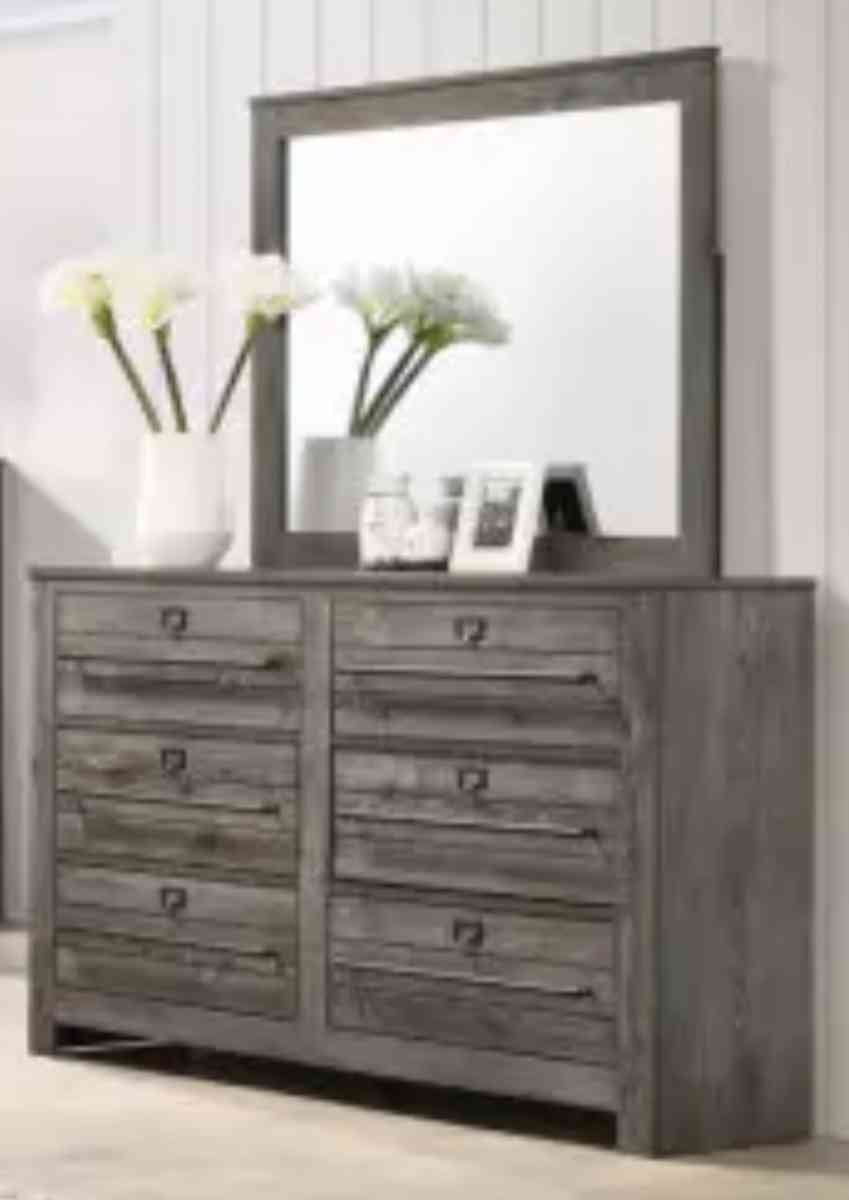 dresser and side table - Archer, Florida