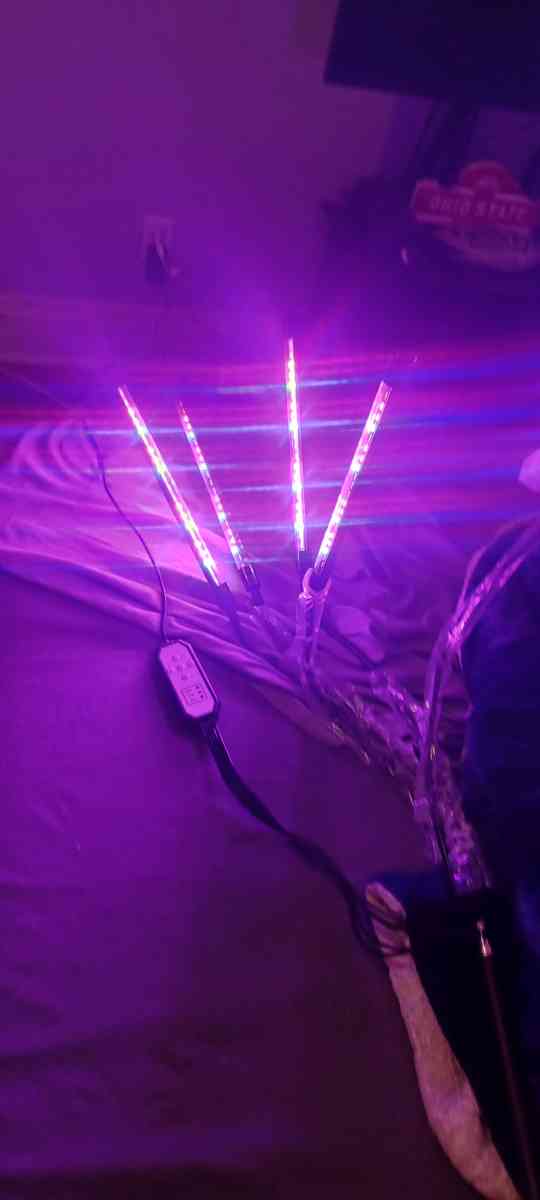 GREENHUT GROWTENT 96INCHES BY 48INCHES BY 78INCHES 600D - Coshocton, Ohio - FleaMarketBay