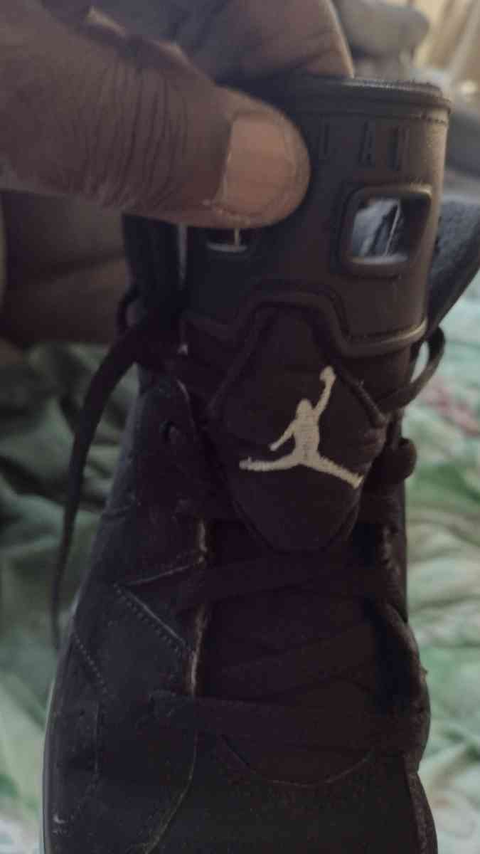 Jordans size 2y3y both pairs - Saint Louis, Missouri - FleaMarketBay