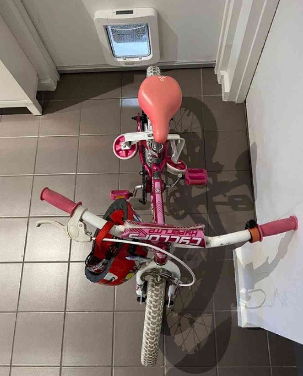 Childs bike 16 wheels - Pine Bluff, Arkansas - FleaMarketBay