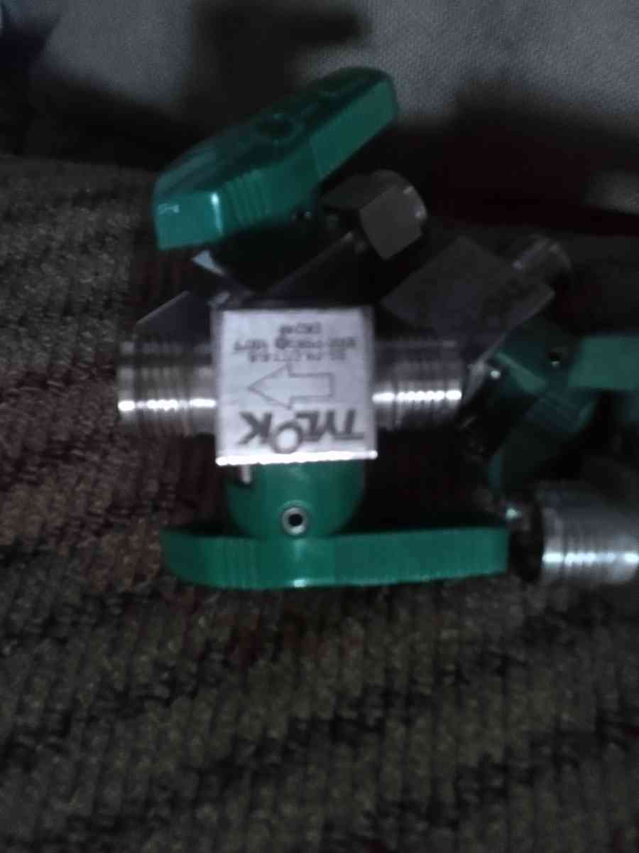 swagelok valves - Shelbyville, Indiana - FleaMarketBay